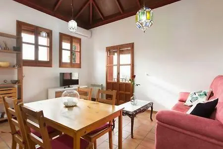 Luminous Alhambra View Apartment In Albayzin