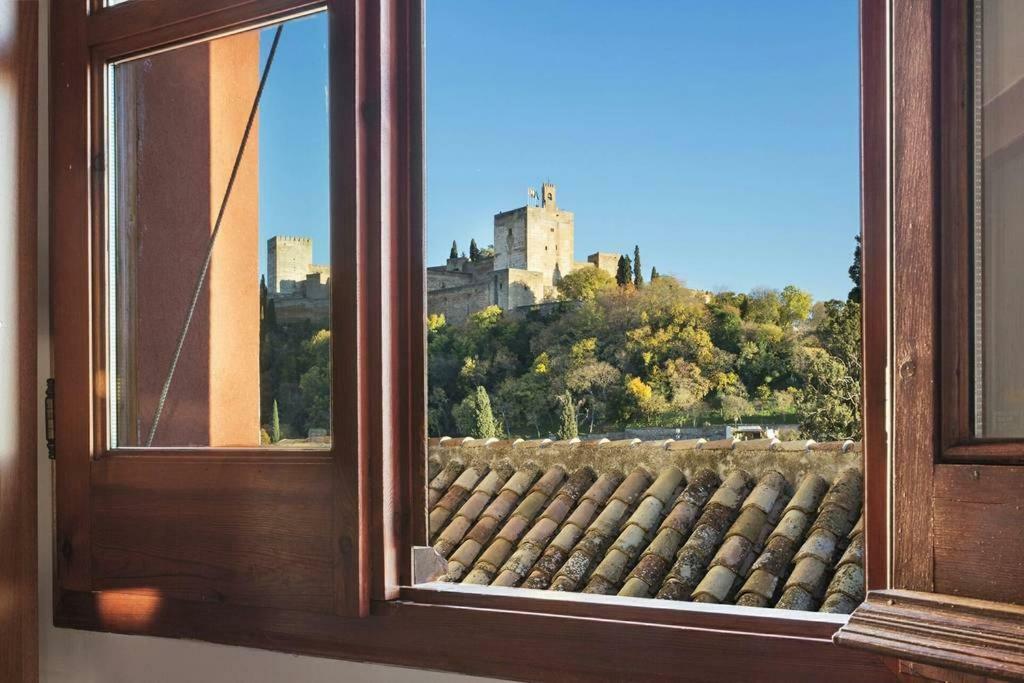 Luminous Alhambra View In Albayzin *